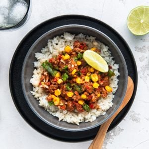 #4 Chili con carne, fromage cheddar (L) et riz basmati à la lime