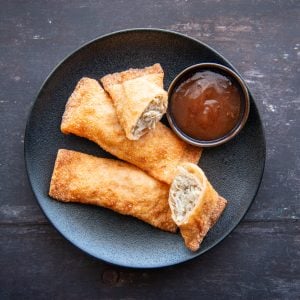 13. Egg rolls au porc et sauce aux prunes (produits Doux Zen), idéal en accompagnement des nouilles chinoises aux côtes levées! 4 unités