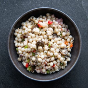 8. Salade de couscous perlé aux olives noires et feta (Produits Taouk!) - 2 ou 4 portions