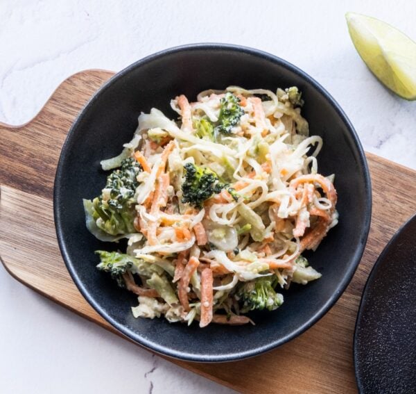 20. Salade de brocoli et pommes façon César - 150g