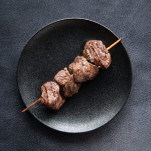 12. *BBQ!* Brochette de boeuf à la marinade rodéo (sucrée et légèrement épicée) - 1 unité