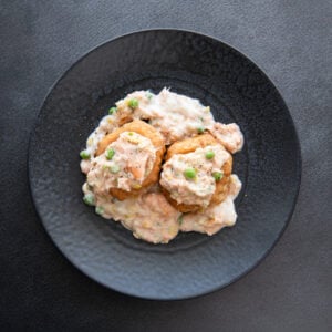 #5 Vol-au vent (B,Ya) au saumon, sauce crémeuse au vin blanc, poireau et aneth (B,L,O,P,FDM)